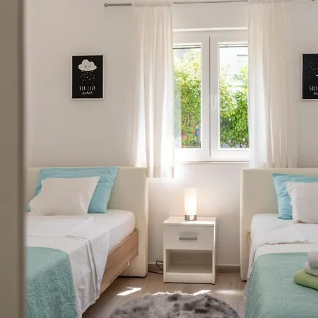Apartman Ela *