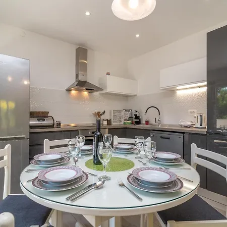 Ela Apartman